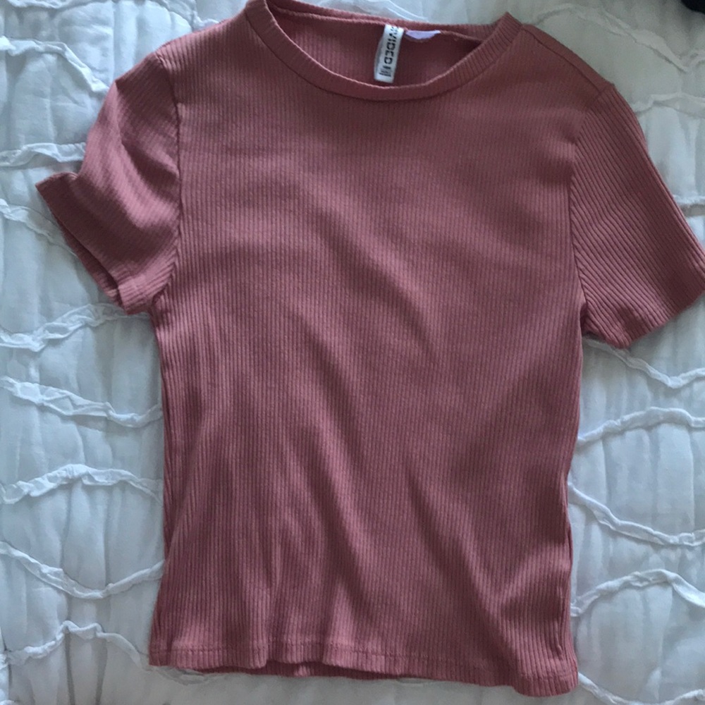 🦋H&M pink ribbed crop top